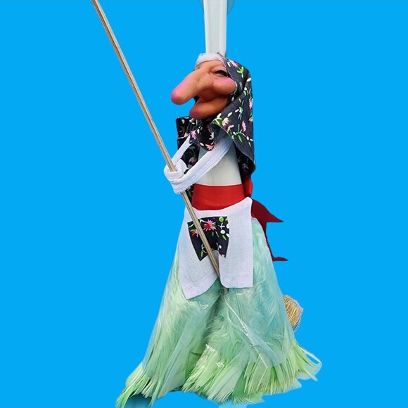 1970s Good Luck Kitchen Witch Feather Duster Kitsch Vintage Folk Art Deco Taiwan - Picture 3 of 13